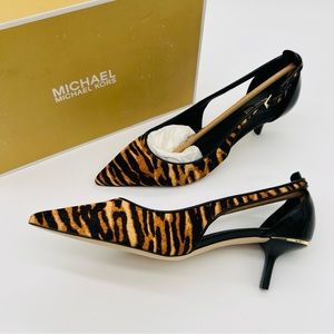 Michael Kors Pointed Toe Animal Print Mid Pump Sandals 6.5 NWT